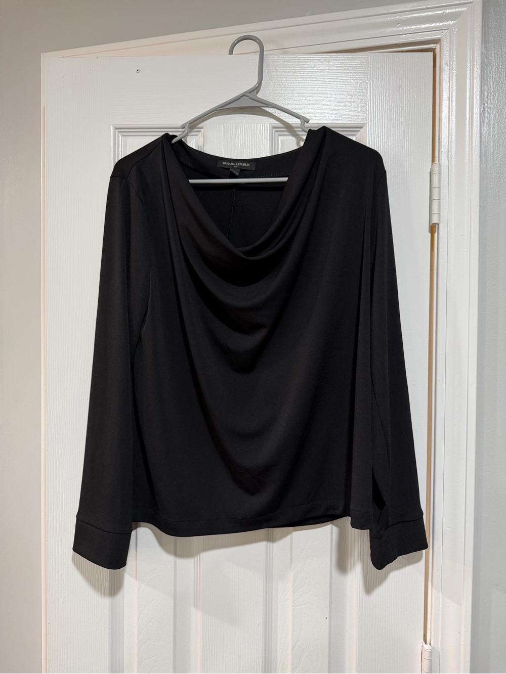 Banana Republic Black Cowl Neck Long Sleeve Top / women’s large